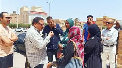 رئيس مدينة القصير يقوم بجولة ميدانية بعدد من المواقع بنطاق المدينة