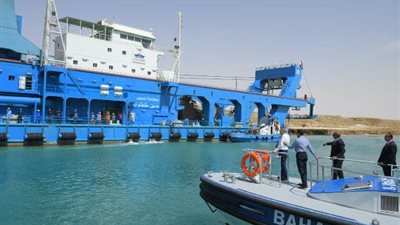 ربيع: ٨ كراكات لانجاز مشروع تطوير قناة السويس وفقاً لتوجيهات الرئيس السيسى