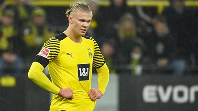 مدرب برشلونة يعلق على تقارير بشأن انتقال هالاند إلى مانشستر سيتي