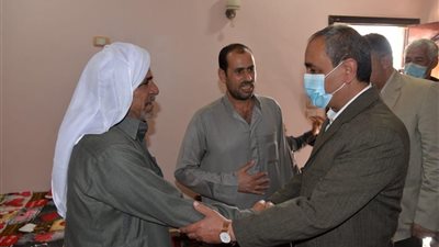 محافظ الإسماعيلية اطلاق اسماء شهداء الوطن علي مدارس بقريتى سرابيوم والضبعية