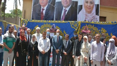 الهجان وسوسه يشهدان توزيع أجهزة عرائس على 6 فتيات من الأيتام وغير القادرين