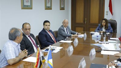 محافظ دمياط تتابع تنفيذ المجزر الآلى وتطوير المناطق الغير مخططة