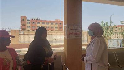 ضمن مبادرة حياة كريمة.. استمرار القافلة الطبية بحلايب والكشف على ٣٢٤ مواطناً