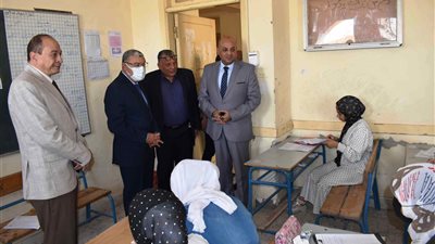 جولة لمحافظ المنيا فى لجان الامتحانات بالمدارس