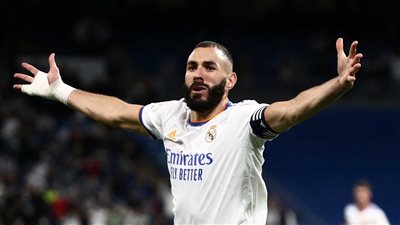 مدافع ليفربول: أفكر في النهائي كل يوم.. وريال مدريد ليس بنزيما فقط