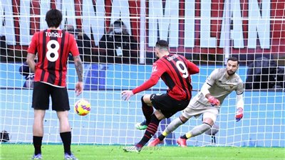 إنتر ميلان يواصل الصراع على لقب الدورى الإيطالى ويفوز على كالياري بثلاثية