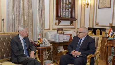 الخشت يبحث مع السفير الفرنسي تعزيز التعاون بين جامعة القاهرة والجامعات الفرنسية