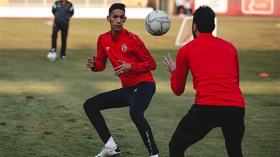 بعد تعافيه من كورونا .. بدر بانون يشارك فى تدريبات الأهلى إستعداداً لنهائى دورى الأبطال