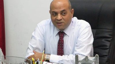 وكيل التعليم بالمنيا يتفقد لجان امتحانات الشهادة الاعدادية.. ويؤكد: الامتحان من الكتاب