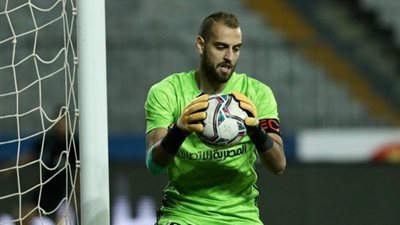 حارس طلائع الجيش مهدد بعقوبة الإيقاف حال الانتقال للزمالك