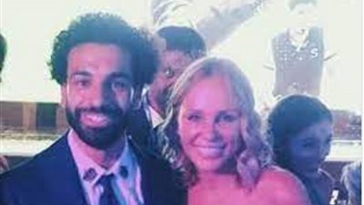 بعد الصورة المتداولة لاسرة محمد صلاح.. شيرين رضا : 
