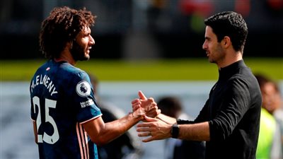 مدرب أرسنال يتغنى بالنني بعد التجديد: يجلب طاقة وحماس للفريق