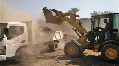 حملات مكثفة للنظافة والتجميل والإنارة بجميع مراكز سوهاج