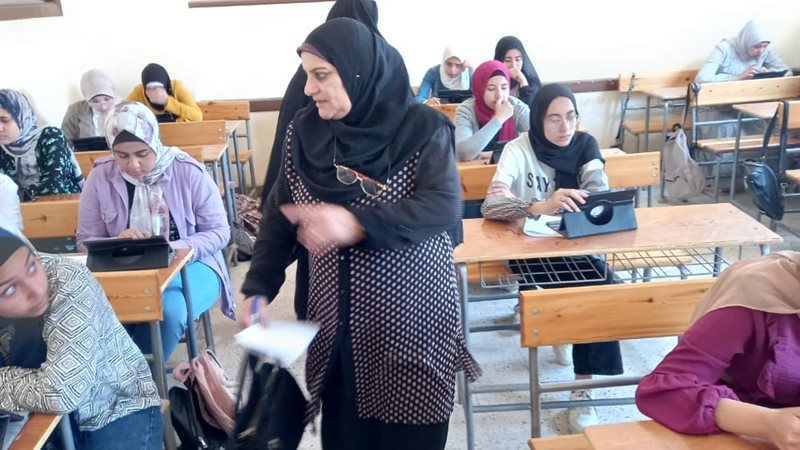 هدى نوير أثناء تفقدها