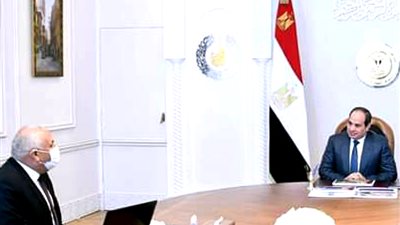 الزملّوط استعرض موقف المشروعات الزراعية ومجمع المصالح الحكومية
