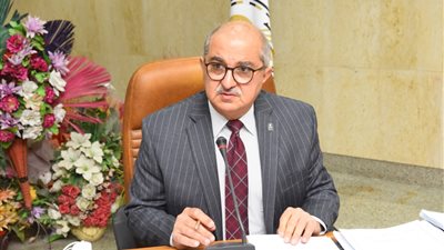 رئيس جامعة أسيوط يصدر قرارات بتعيين عدد من الوكلاء ورؤساء الأقسام الجدد بمختلف كليات الجامعة