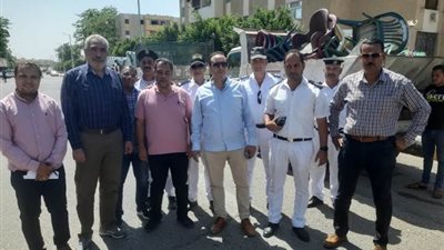 رئيس جهاز الشروق يقود حملة ويحرر 25 محضر بالتعاون مع شرطة المرافق.. بالصور والمضبوطات