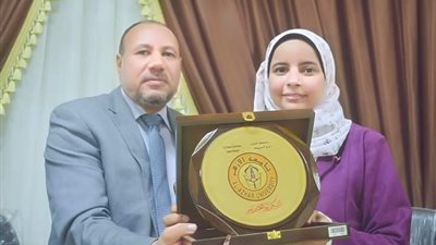 فاطمة حفظت القرآن وكتبته بخط يدها فى ٥ شهور