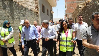 محافظ المنيا يشهد التسليم الابتدائى لعدد من مشروعات حياة كريمة بابوقرقاص