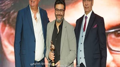 وليد منصور بعد فوزه بجائزة في 