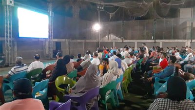 بالصور.. استعدادات مكثفة وشاشات عرض لمتابعة مباراة الأهلي والوداد بنادي مهندسين أسيوط