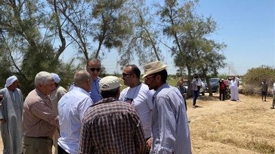 النائب محمد طلبة يستقبل لجنة تحديد مسار مشروع الصرف الزراعي بابوطفيلة..صور