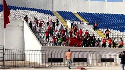 حقيقة الرسائل النصية لجمهور الأهلي لسداد باقي قيمة تذكرة المغرب.. فيديو