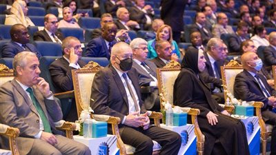 رئيس المنطقة الاقتصادية لقناة السويس يشارك في جلسات مؤتمر مصر تستطيع بالصناعة