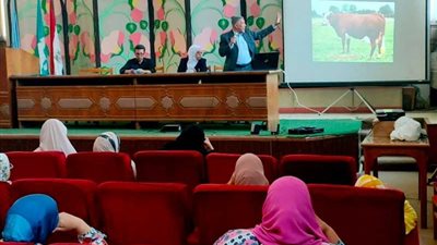 رئيس جامعة أسيوط يفتتح عددا من الوحدات الطبية المتميزة خلال زيارة موسعة