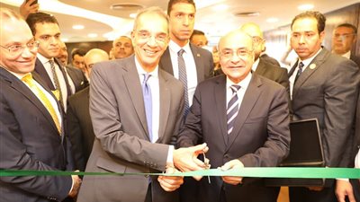 وزيرا العدل والاتصالات يشهدان إفتتاح أول فرع توثيق مسائي داخل فرع شركة إتصالات مصر