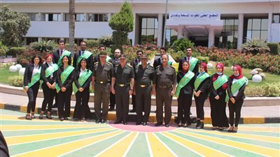 طلاب جامعة القاهرة يزورون مصابي العمليات الحربية