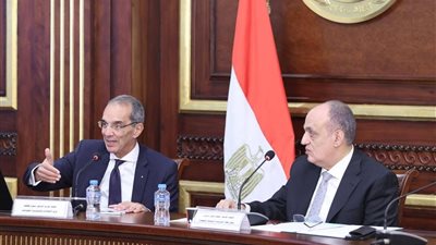 وزير الاتصالات يستعرض استراتيجية الوزارة في تنمية المشروعات الصغيرة والمتوسطة