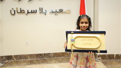 طفلة 8 سنوات تتبرع بمبلغ حصالتها لخرطوشة على روح جدها بمستشفى شفاء الأورمان لسرطان الأطفال