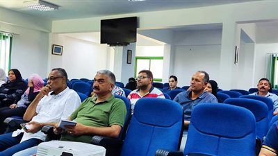 رئيس مدينة الغردقة يعقد لقاء مع المواطنين لتلبية طلباتهم