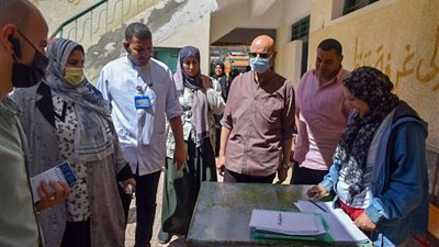 مديرصحة الشرقية يتفقد القافلة العلاجية بالفرايحة ..صور