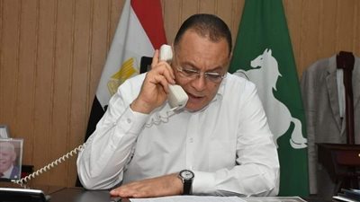 تليفونياً..محافظ الشرقية يُهنئ أوائل الشهادة الإعدادية بالتفوق
