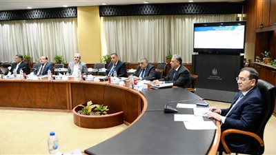 وزير البترول : بدء اجراءات إقامة منطقة بترولية جديدة 
