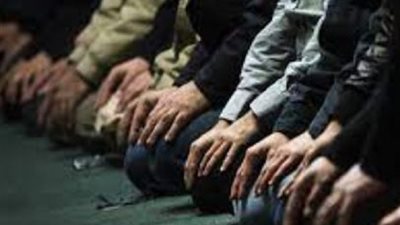الافتاء توضح متى يبطل البكاء الصلاة