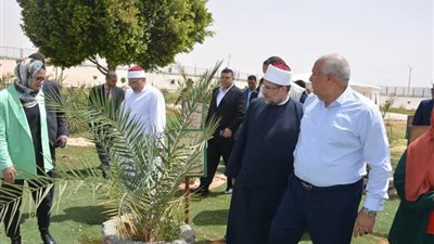 َمختار وصبحى فى لقاء مفتوح مع شباب الخارجة ونشر الفكر الوسطي