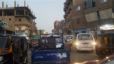 التوك توك والتروسيكل والموتوسيكل أزمة متواصلة بقريتى الضبعية والأقالتة غرب الأقصر