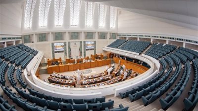 البرلمان الكويتي يوافق على منح 3000 دينار لكل متقاعد