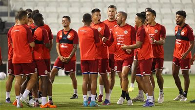 الصراع على آخر مقعد في مونديال قطر..الليلة