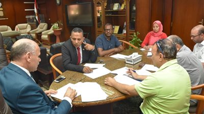 رئيس جامعة الأقصر يترأس مجلس شئون الدراسات العليا