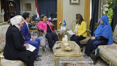 قومي المرأة ومحافظ دمياط يبحثان التعاون في دعم النساء والفتيات ذات الاعاقة