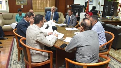 رئيس جامعة الأقصر يرأس اجتماع إدارة مركز تنمية قدرات أعضاء هيئة التدريس