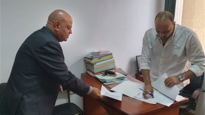 رئيس ميناء دمياط يفاجئ الإدارات البحرية ويشيد بإنتظام العمل..صور