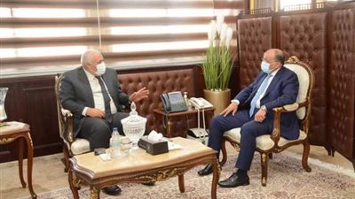 شعراوى والزملوط يتابعان حجم الإنتاج والمشروعات الخدمية بالوادى الجديد
