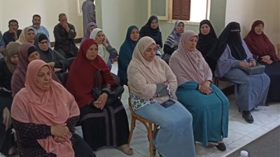 وحدة السكان تنظم ندوة للتوعية بأضرار الأمية والزواج المبكر ببنى سويف