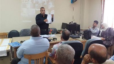 مدير تعليم شبين القناطر يناقش اليات التقديم للصف الاول الابتدائى مع مديري المدارس