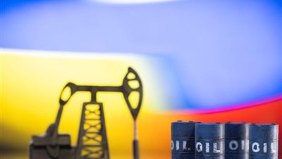 واشنطن تدرس تحديد سقف لسعر النفط الروسي